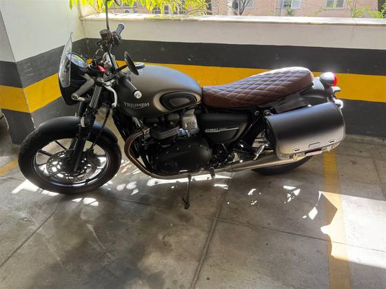 TRIUMPH STREET TWIN 